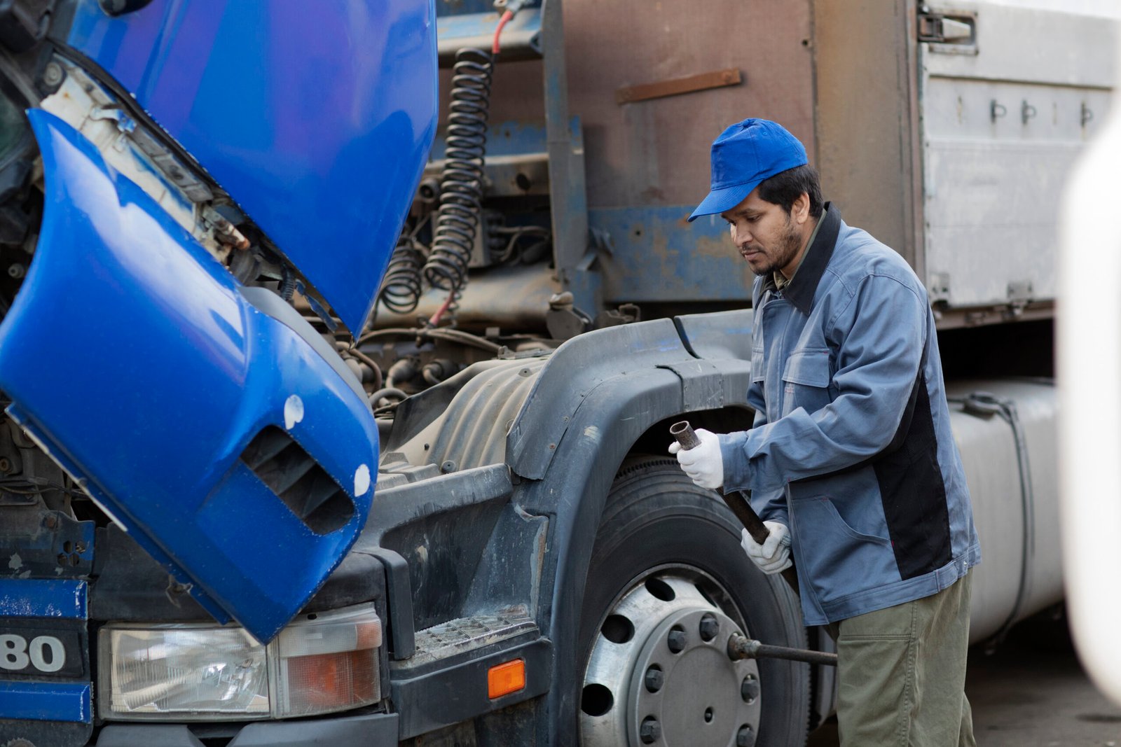 Trailer Tire Change Service